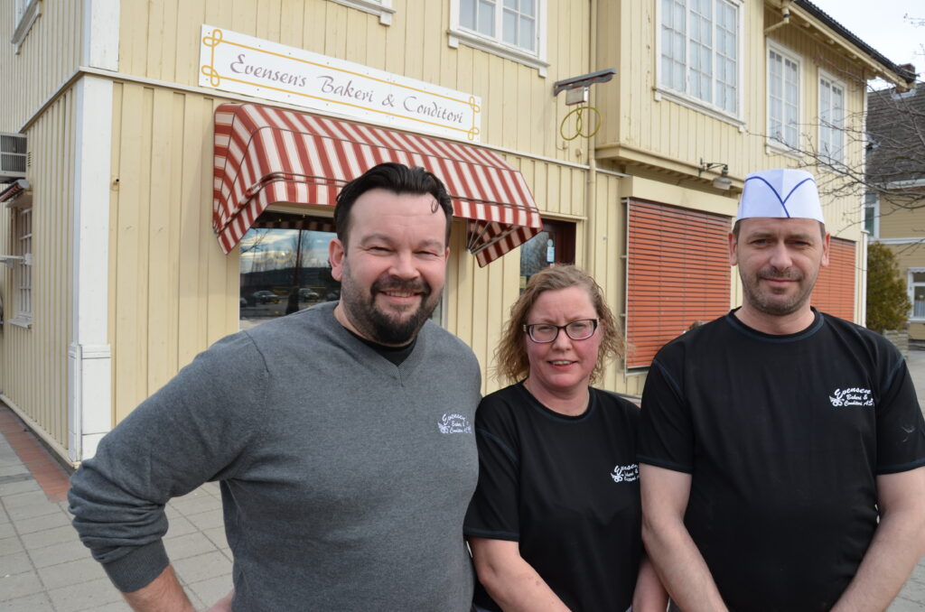 Bildet viser Bjarne og de to bakerne