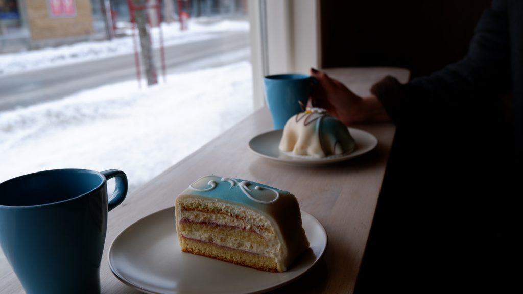 Kaffe og kake hos Evensen